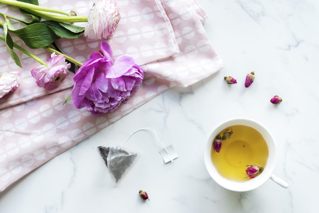 Rose-Tea-wit-Rose-Flower