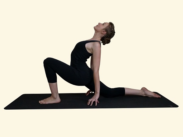 Ashwa sanchalanasana